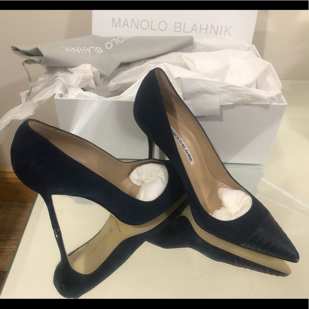 Manolo Blahnik heels NEW blue suede 37 leather tip